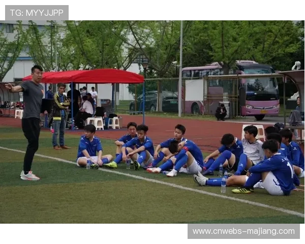 校园足球与职业俱乐部合作深化,青训体系人才输送渠道畅通 校园足球与职业俱乐部合作深化,青训体系人才输送渠道畅通